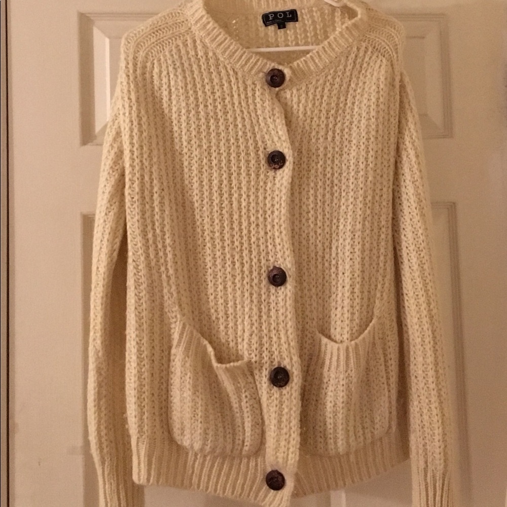 Chunky white sweater.